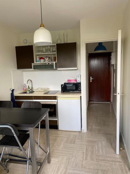 Studio Eleverca 3*- Rez De Jardin Terrasse - Axelle Loc'Appart Mandelieu Zewnętrze zdjęcie