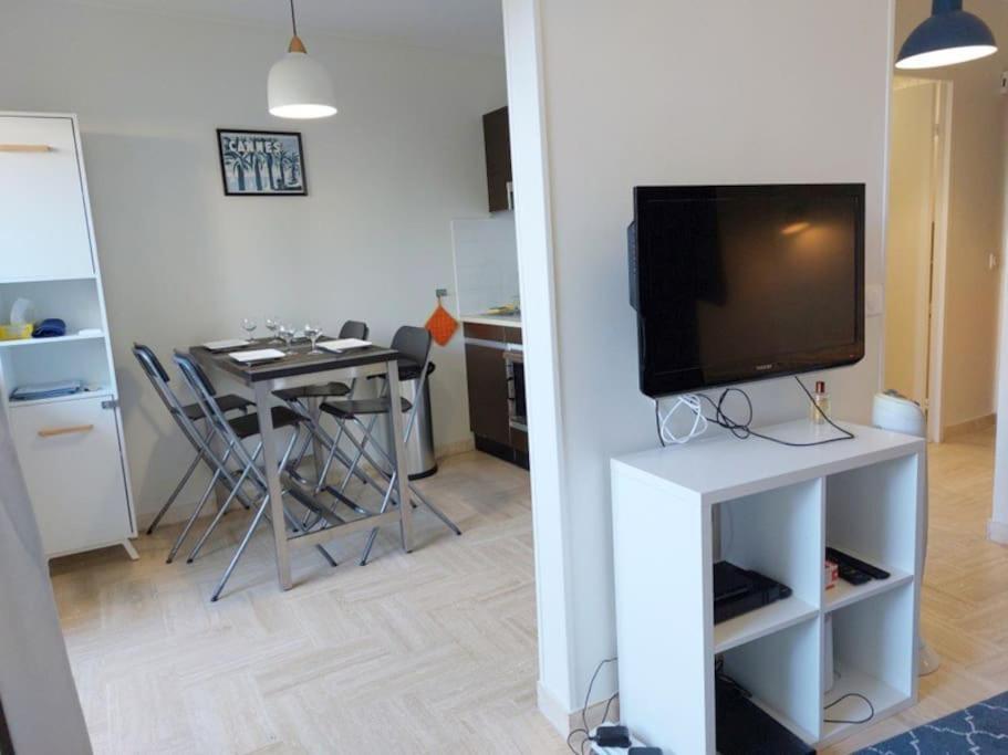 Studio Eleverca 3*- Rez De Jardin Terrasse - Axelle Loc'Appart Mandelieu Zewnętrze zdjęcie